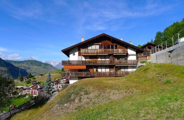 Hermoso apartamento para 4 personas con WIFI, TV, balcón, vista panorámica y aparcamiento