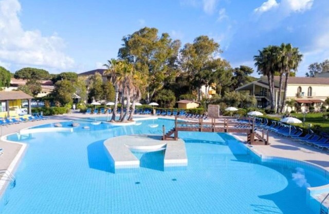 Precioso apartamento para 4 personas con WIFI, A/C, piscina, TV, mascotas permitida y aparcamiento