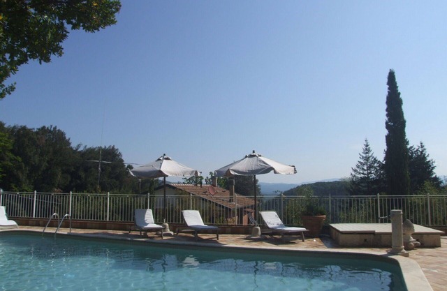 Hermoso apartamento para 4 personas con piscina, WIFI, TV, patio y aparcamiento