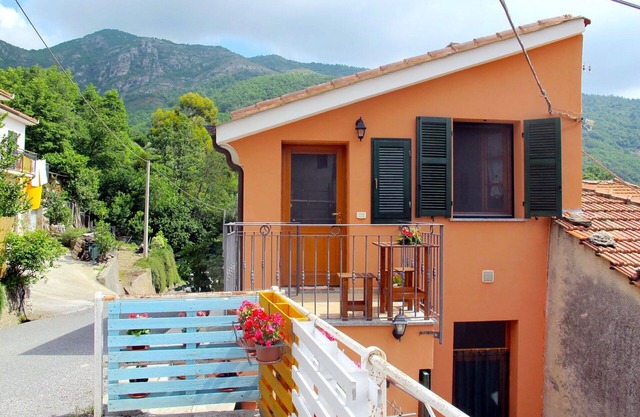 Bonito apartamento con WIFI, TV, patio, mascotas permitida, vista panorámica y aparcamiento