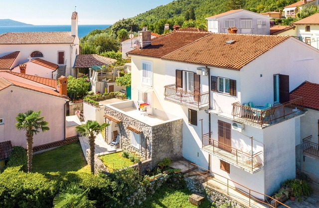 Bonito apartamento para 4 personas con WIFI, A/C, TV, terraza, mascotas permitida y aparcamiento