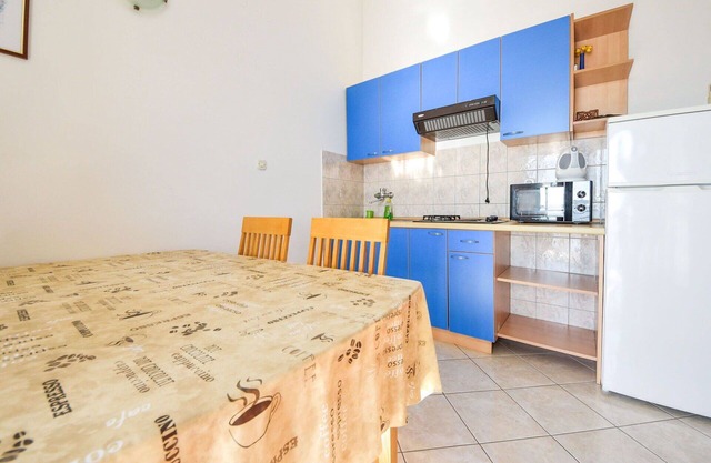 Acogedor apartamento para 4 personas con WIFI, A/C, TV, terraza y aparcamiento