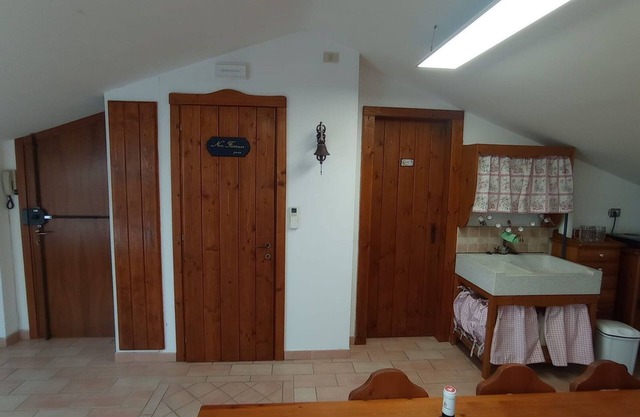 Acogedor apartamento con A/C, WIFI, TV, vista panorámica y aparcamiento, cerca de Porto Recanati