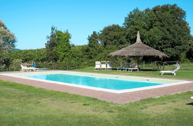 Acogedor apartamento para 4 personas con piscina, WIFI, TV, patio, mascotas permitida y aparcamiento