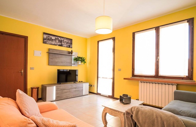 Acogedor apartamento para 5 personas con piscina, WIFI, TV, terraza y aparcamiento