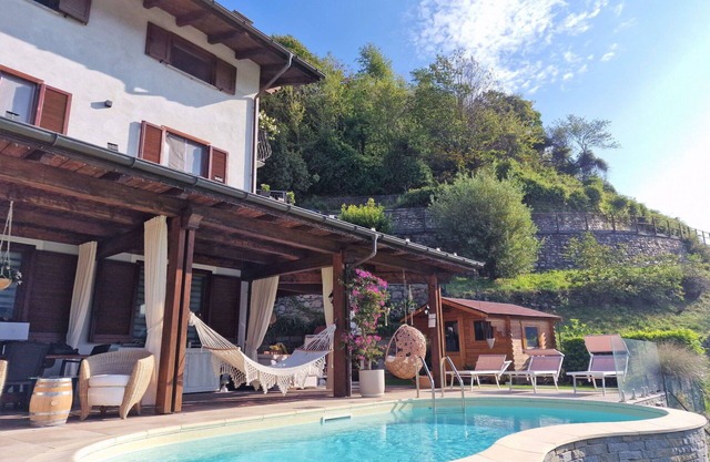Hermoso apartamento para 5 personas con WIFI, piscina, TV, terraza y aparcamiento