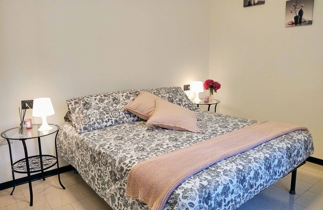 Acogedor apartamento para 5 personas con jacuzzi, WIFI, TV, patio, mascotas permitida y aparcamiento