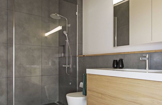 Hermoso apartamento para 6 personas con WIFI, TV, balcón, vista panorámica y aparcamiento