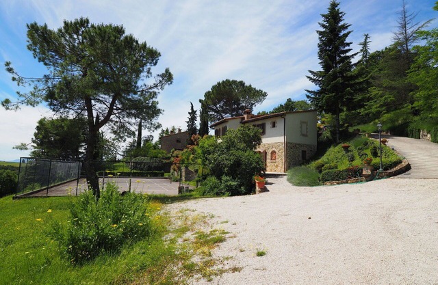 Bonito apartamento con WIFI, piscina, vista panorámica y aparcamiento, cerca de San Gimignano