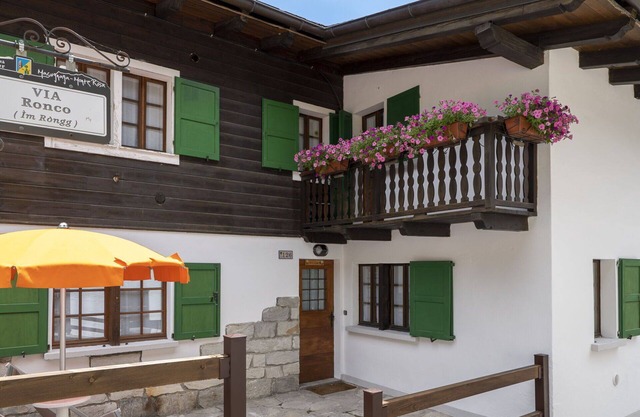 Acogedor apartamento con TV, balcón, mascotas permitida, vista panorámica y aparcamiento