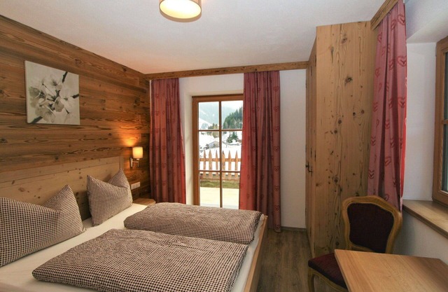 Hermoso apartamento para 10 personas con WIFI, TV, patio y aparcamiento