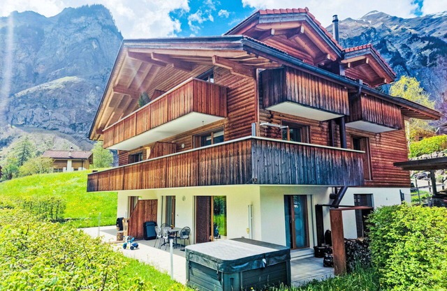 Hermoso apartamento para 3 personas con WIFI, jacuzzi, TV, terraza, vista panorámica y aparcamiento
