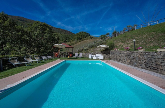 Acogedor apartamento con piscina, WIFI, TV, veranda, mascotas permitida y aparcamiento
