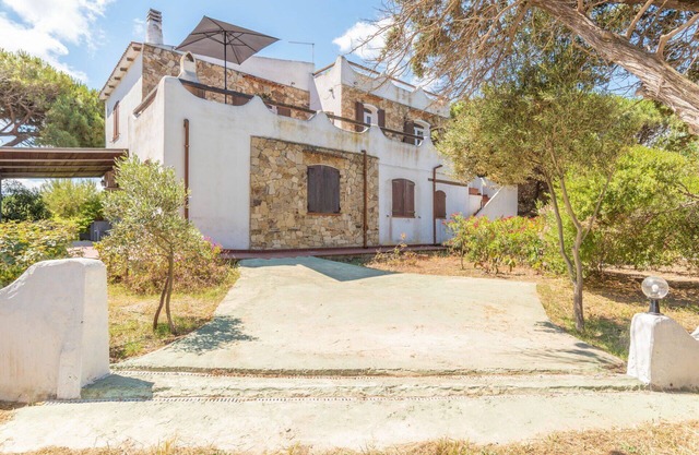 Hermoso apartamento para 9 personas con A/C, WIFI, TV, patio, mascotas permitida y aparcamiento
