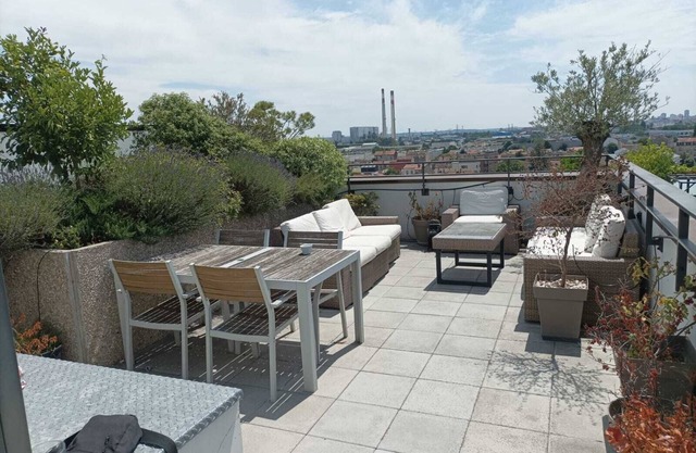COSY APARTMENT - ROOFTOP - PARKING - PARIS