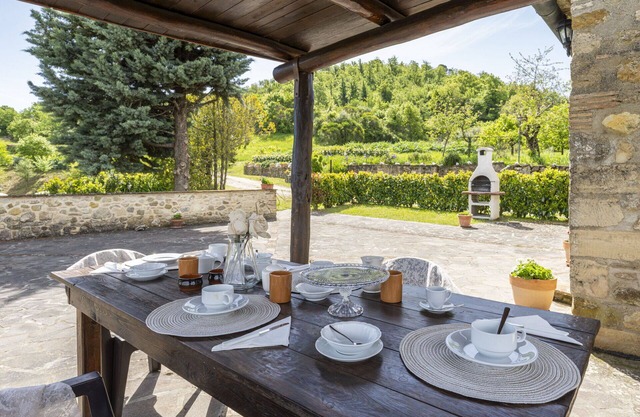 Hermoso apartamento en villa para 4 personas con piscina, WIFI, vista panorámica y aparcamiento