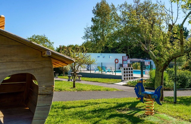 Acogedor apartamento en villa para 6 personas con WIFI, piscina, TV, terraza y aparcamiento