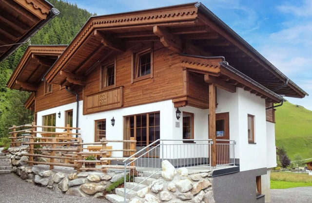 Acogedor apartamento en villa para 9 personas con WIFI, TV, terraza y aparcamiento