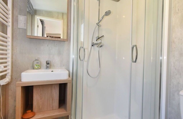 Cosy apartment in villa for 4 people with A/C, WIFI, TV, terrace, pets allowed and parking