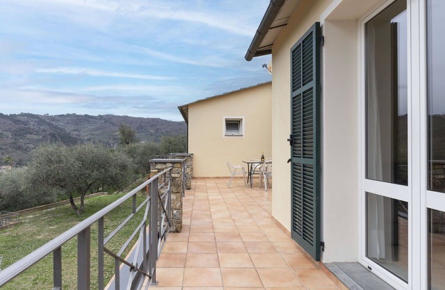 Hermoso apartamento en villa para 4 personas con A/C, WIFI, patio, mascotas permitida y aparcamiento