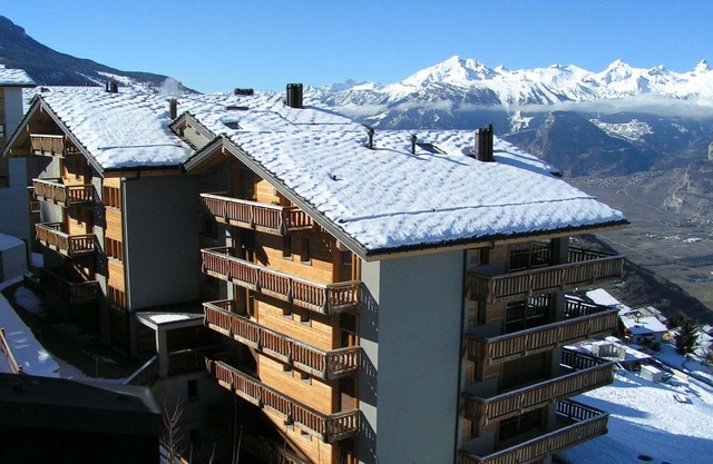 Acogedor apartamento con balcón.