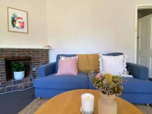 Cosy Apt metres from Fremantle Markets and Bathers - Hosted by Canstay