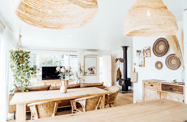 Cosy beach shack w/outdoor bath, fire pit, close to surf beach & nature walks