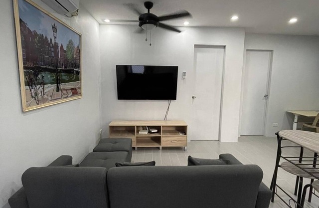 Cosy Canlubang Apartment and near all amenities
