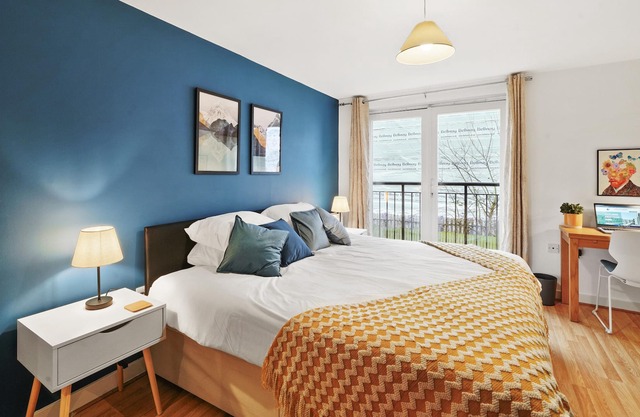 Cosy Central Flat - Airport Stay