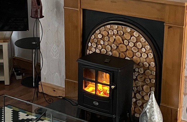 Cosy Character Cottage - perfect for nature reserves and walking