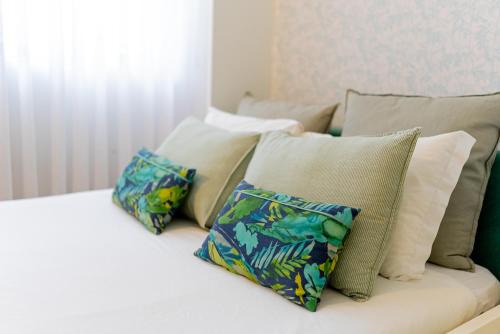 Cosy Charm Bonfim