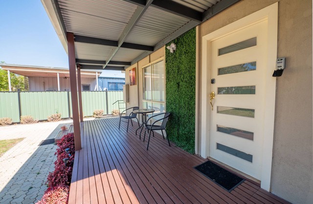 Cosy, Cheerful 3 Bedroom Home