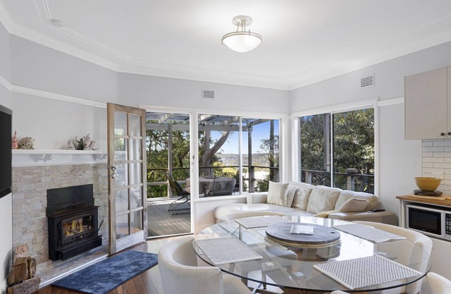 Cosy coastal cottage with AC and walking distance to beach
