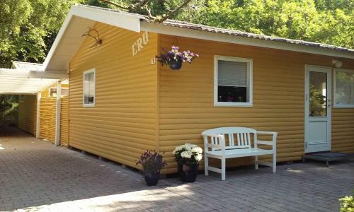 Cosy Cottage In Forest Just 100 M From The Beach