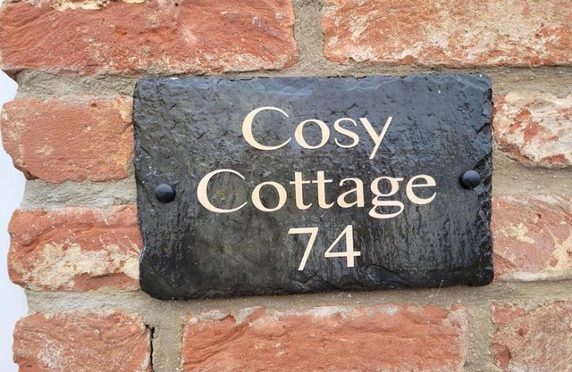 Cosy Cottage,The Paddock BARMSTON. NR BRIDLINGTON