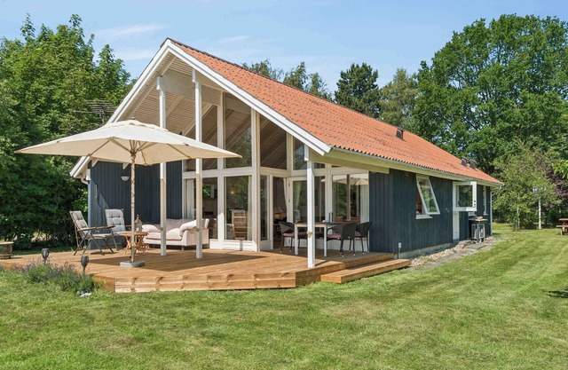 Cosy cottage with open view of the meadow