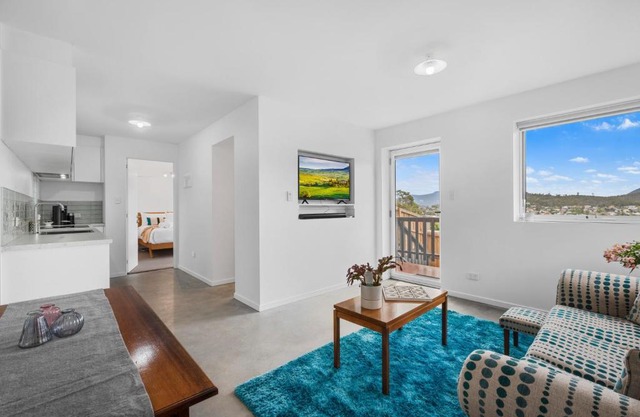 Cosy Cottesloe - 2 Bedroom Unit - Free Parking - Free WIFI