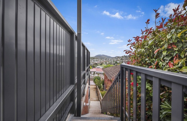 Cosy Cottesloe - Mount Wellington View