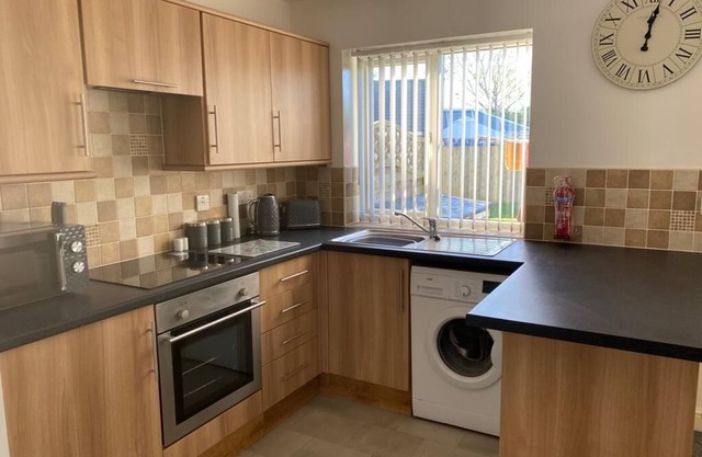 Cosy Dog Friendly cottage, sleeps 4, Bridlington
