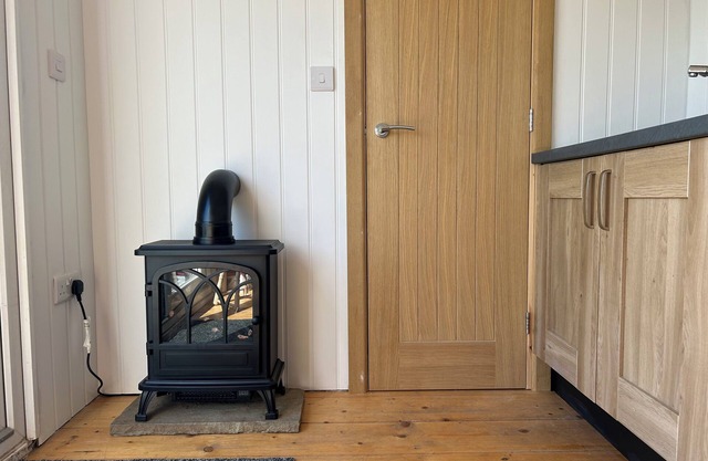 Cosy dog friendly shepherds hut near Durham