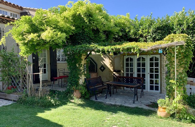 Apartamento dúplex bonita en villa, con terrazas y acceso al jardín