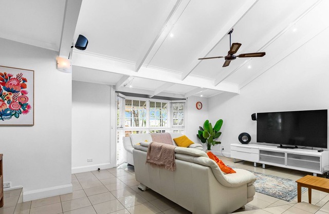 Cosy, Eclectic Inner City 3BR Spacious Period Home
