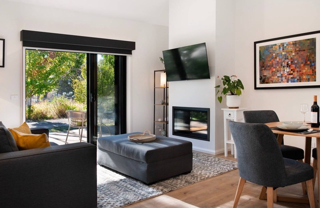 Cosy Edge Studio-Modern stuido, quiet and walking distance to Farmers Arms Hotel