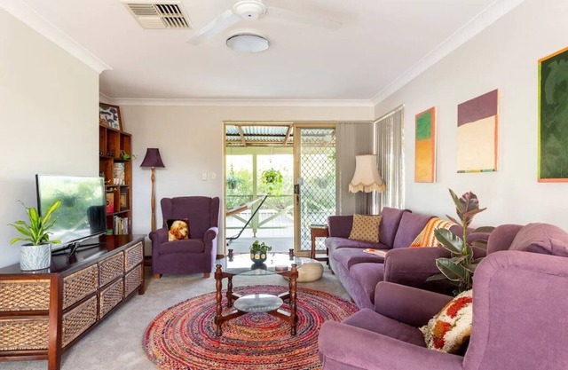 Cosy family friendly retreat 10 mins to airport/city