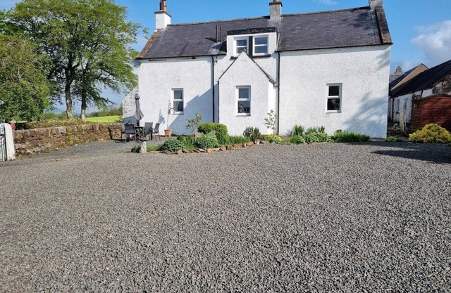 Cosy Farmhouse , Beautiful Views, Great for Families and Adults