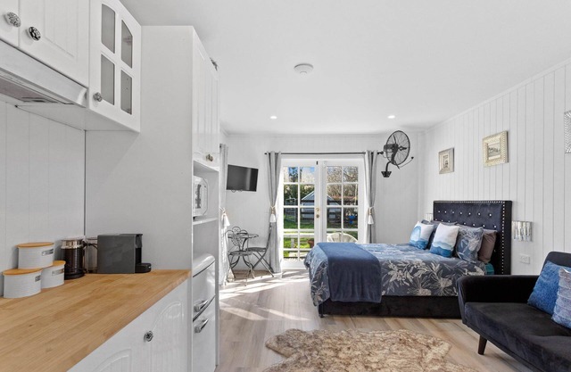 Cosy FarmStay@Harmony Cottage on Melbournes' Famous Mornington Peninsula