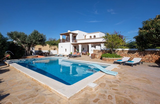 Acogedora finca con piscina, pista de pádel y campo de fútbol - Can Gat Ibiza