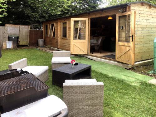 Cosy Garden Log Cabin