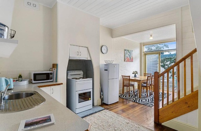Cosy Glebe Cottage - Stroll to Central Hobart