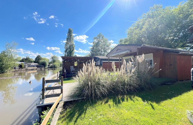 Cosy holiday home by the water